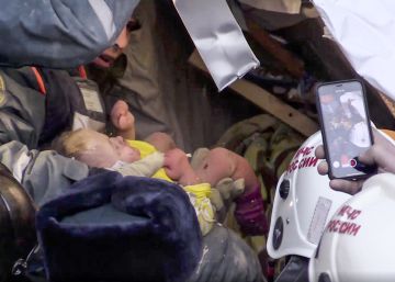 Un bebé sobrevive al derrumbe de un edificio en la región de los Urales
