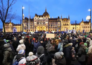 A crescente indignação contra Orbán sai às ruas da Hungria
