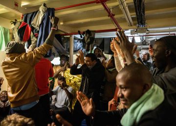 Malta permite el desembarco de 49 migrantes tras más de dos semanas de espera en el mar