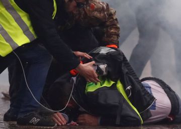 Los ‘chalecos amarillos’ recuperan su fuerza con protestas más numerosas