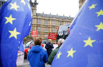 May exhorta a los diputados a que reconsideren el rechazo a su plan del Brexit horas antes de la votación