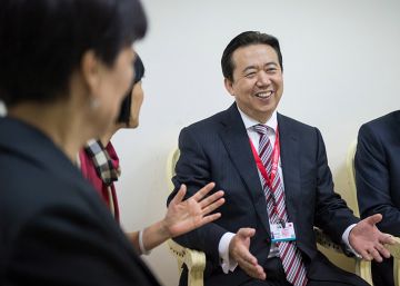 La esposa del expresidente de Interpol detenido en China pide asilo en Francia