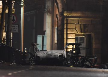 Un supuesto coche bomba estalla en la localidad norirlandesa de Derry