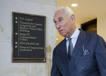 El fiscal de la trama rusa acusa de siete delitos a Roger Stone, excolaborador de Trump
