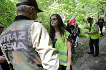 Activistas contra la tala en el bosque de Bialowieza, en mayo de 2017.