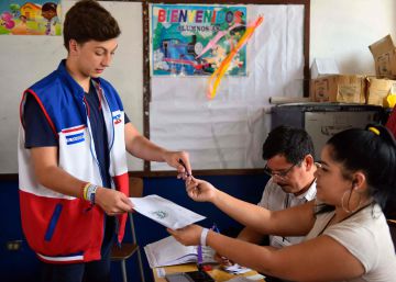 El Salvador vota con el bipartidismo en crisis