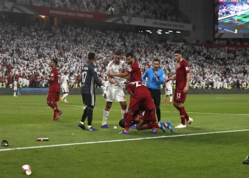 Detenido un británico en Emiratos Árabes tras llevar a un partido una camiseta de Qatar
