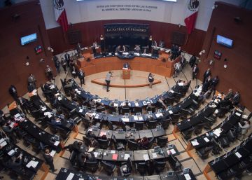 La derecha mexicana pide a López Obrador deportar a un asesor político español