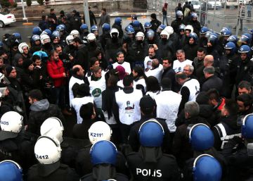 Decenas de detenidos en Turquía en las protestas por los 20 años en prisión del líder kurdo Öcalan