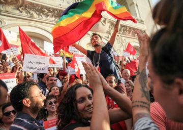 Un tunecino fue a una comisaría a denunciar una violación y acabó condenado a ocho meses por gay