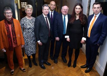 Siete diputados laboristas abandonan el partido por discrepancias con Corbyn