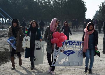 Las mujeres de Afganistán temen pagar el precio de un acuerdo entre EEUU y los talibanes