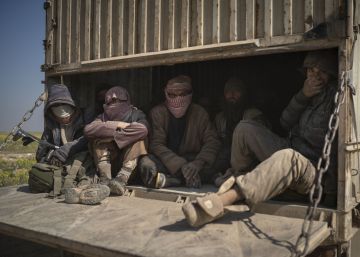 Más de 2.000 personas son evacuadas del principal reducto del ISIS en Siria