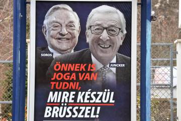 Cartel en Budapest en el que se puede leer: