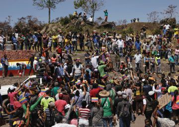 Operação de ajuda à Venezuela tem vários mortos em choque com forças chavistas na fronteira com o Brasil