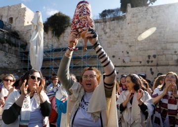 Miles de ultraortodoxos acosan a las Mujeres del Muro en Jerusalén