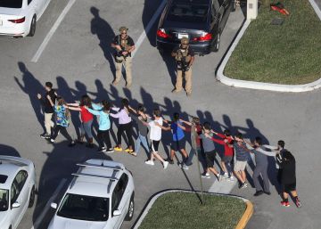 Dois sobreviventes do massacre de Parkland se suicidam na mesma semana