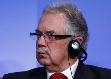 Tabaré Vázquez destituye al ministro de Defensa y a toda la cúpula militar uruguaya