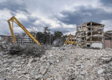 L‘Aquila, una década con la herida abierta