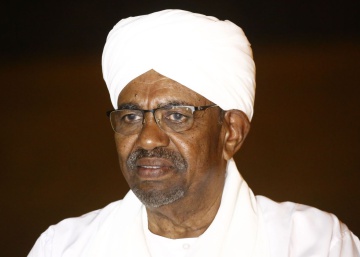 El depuesto dictador sudanés Al Bashir ingresa en prisión