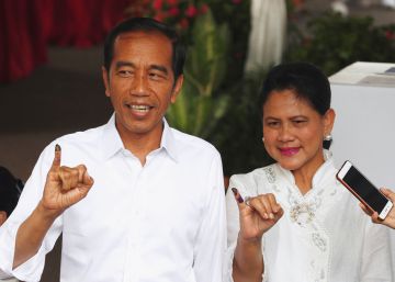 El presidente Joko Widodo lidera el recuento en las elecciones indonesias