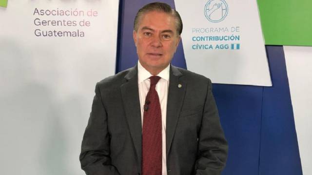Mario Estrada en una imagen de su cuenta de Twitter.