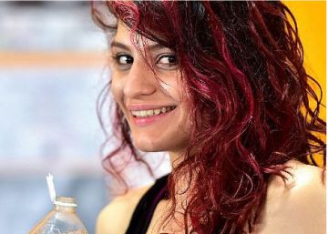 Una boxeadora iraní cancela su vuelta a Teherán por temor a ser detenida al pelear sin velo