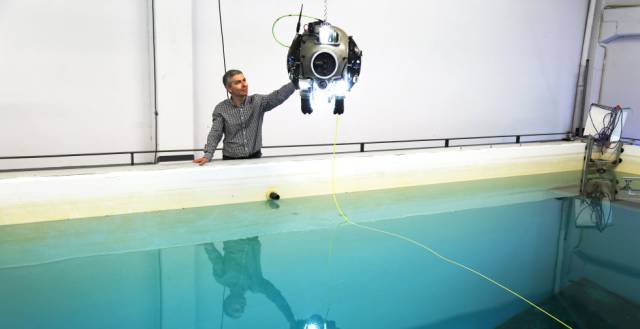 Alfredo Martins, del Instituto Superior de Ingeniería de Oporto (ISEP) y director del proyecto europeo para desarrollar vehículos autónomos submarinos, terrestres y aéreos.