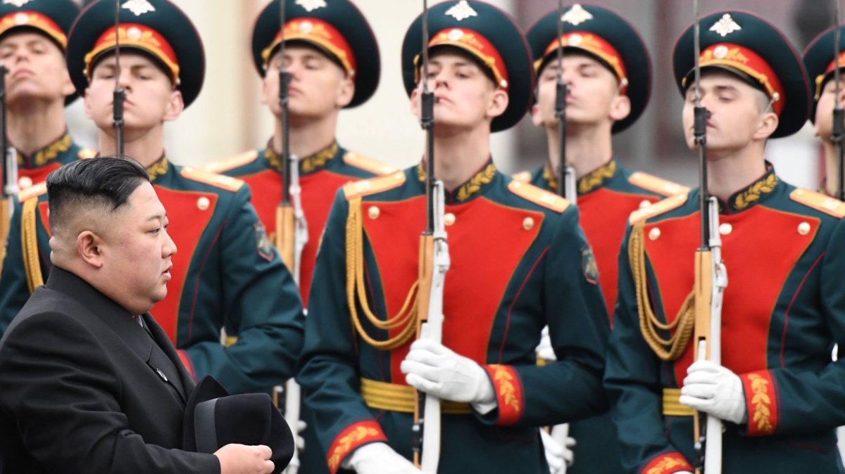 El líder norcoreano, Kim Jong Un, en su llegada a Vladivostok, Rusia donde se reunirá con el presidente ruso Vladímir Putin.