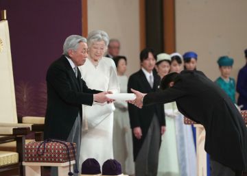Abdica el emperador Akihito de Japón