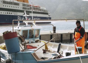 Un pescador local, en la isla 'verde' de Tilos (Grecia).