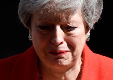 La dimisión de May resucita la amenaza de un Brexit salvaje