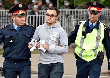 El sucesor de Nazarbáyeb gana unas elecciones en Kazajistán marcadas por las protestas