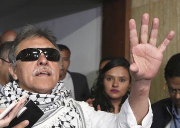Sumiço do ex-chefe das FARC Jesús Santrich abala processo de paz na Colômbia