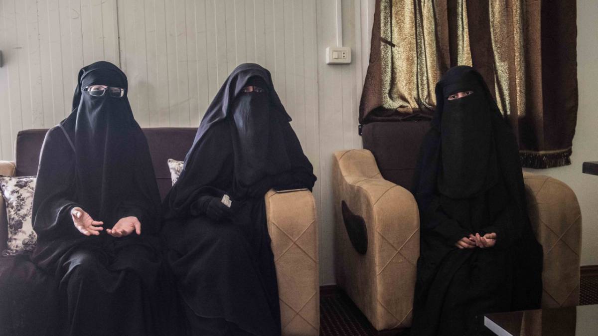Yolanda Martínez, Lubna Fares y Luna Fernández.