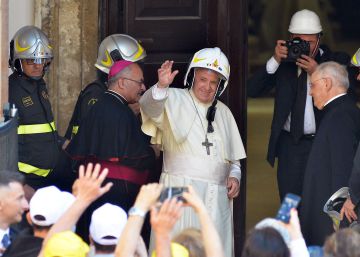 El Papa visita a los afectados por el terremoto de Italia de 2016