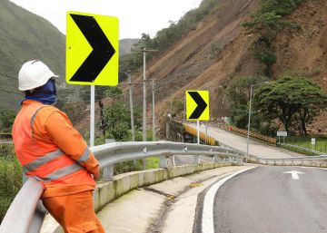 La carretera que simboliza el abismo entre la Colombia urbana y rural