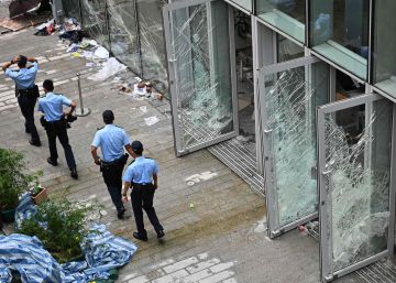 China reacciona con furia tras el asalto estudiantil al Parlamento de Hong Kong