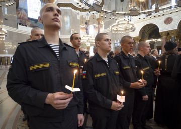 Rusia revela que el submarino incendiado era de propulsión nuclear