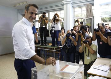 Vitória contundente do conservador Mitsotakis nas eleições gregas