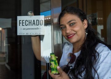 Dia se disculpa por colocar una figura de sapo en una tienda de Portugal para evitar el acceso de gitanos