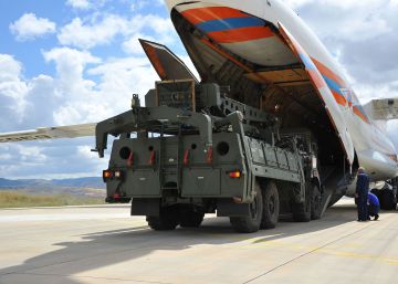 Turquía desafía a la OTAN al recibir misiles rusos S-400 de defensa antiaérea