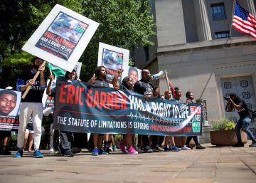 La justicia de EE UU rechaza imputar al policía que asfixió a Eric Garner