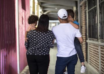 Hacinamiento, plagas y alimentos insuficientes: los centros de detención para niños migrantes en México