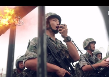 El Ejército chino difunde un vídeo para amedrentar a los manifestantes en Hong Kong