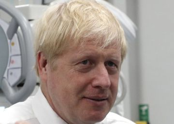 Boris Johnson se lanza al ruedo electoral con un plan de inversiones en sanidad