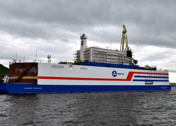 Rusia pone en servicio su primer reactor nuclear flotante en el Ártico