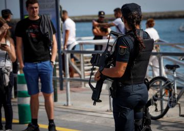 Grupos antiglobalización celebran protestas en la frontera de España con Francia en vísperas del G7