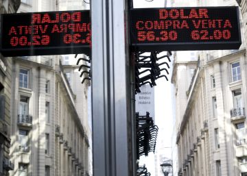 El control de cambios da un respiro al peso argentino