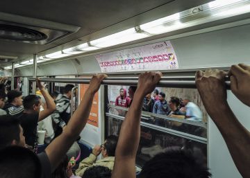 El metro de Ciudad de México celebra medio siglo atrapado en el pasado